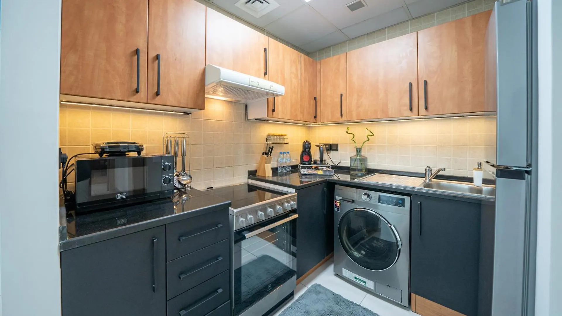 Exquisite Marina View 2 Bedrooms Apartment Near Metro And Marina Mall Dubai