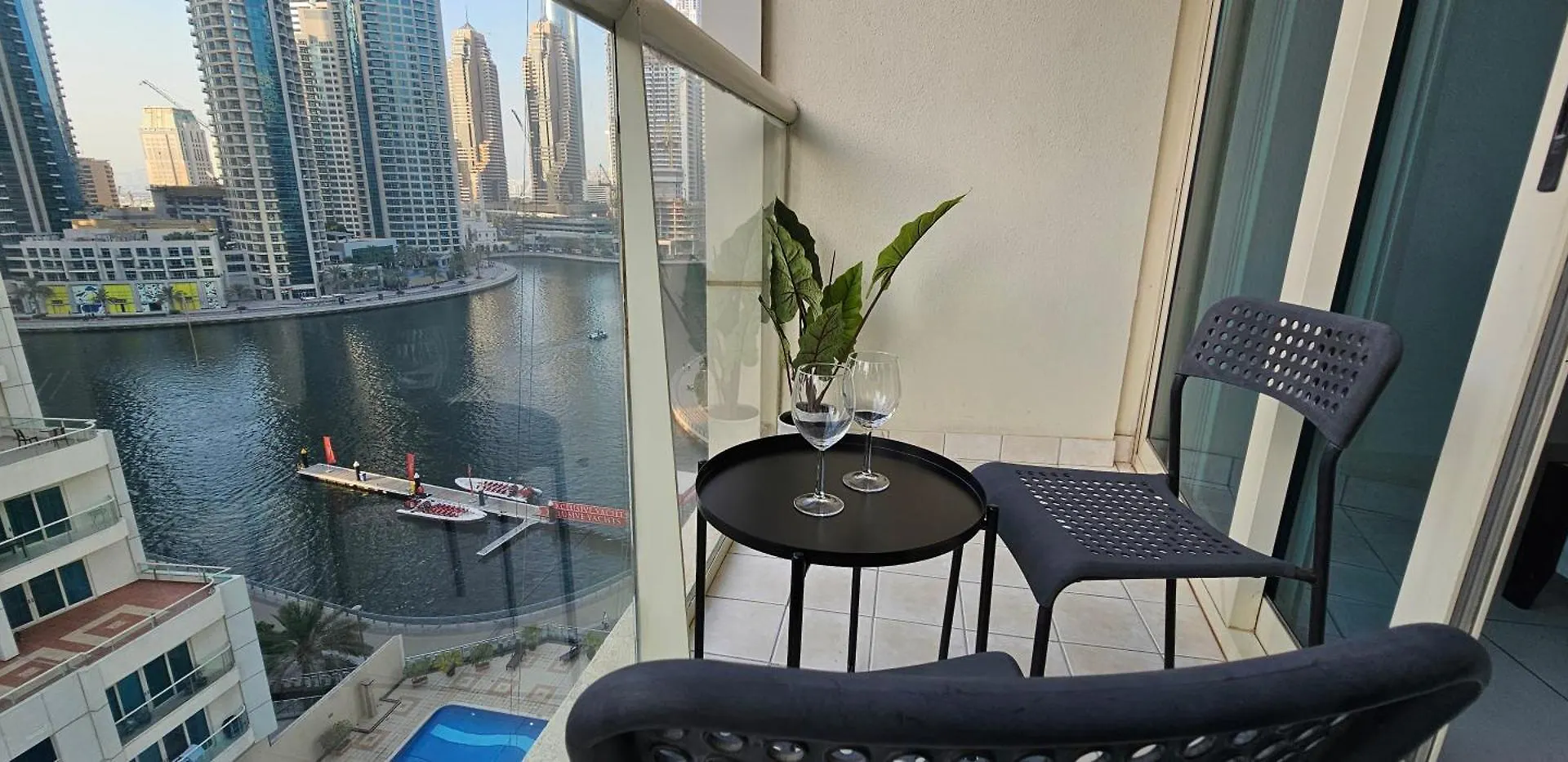 Exquisite Marina View 2 Bedrooms Apartment Near Metro And Marina Mall Dubai