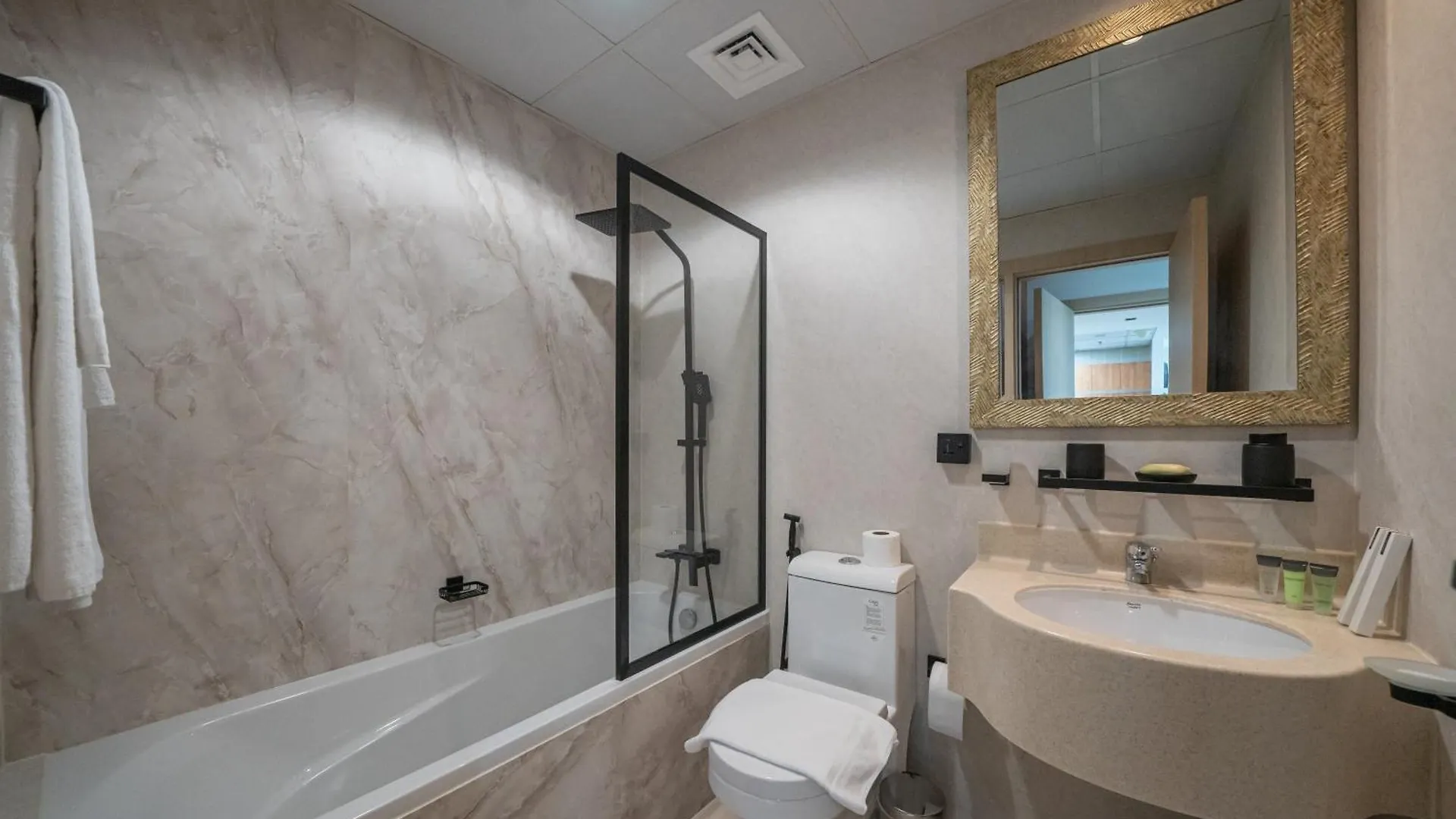 Exquisite Marina View 2 Bedrooms Apartment Near Metro And Marina Mall Dubai United Arab Emirates