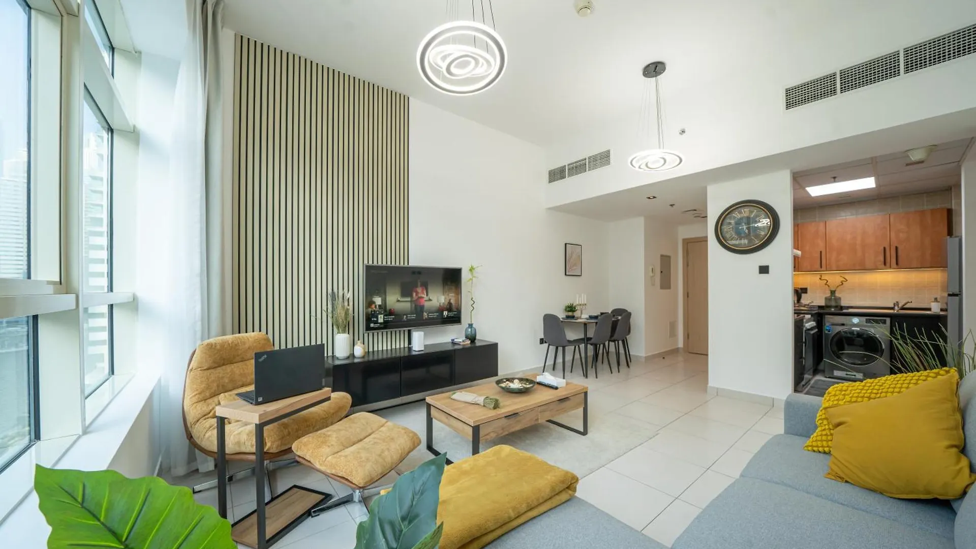 Exquisite Marina View 2 Bedrooms Apartment Near Metro And Marina Mall Dubai