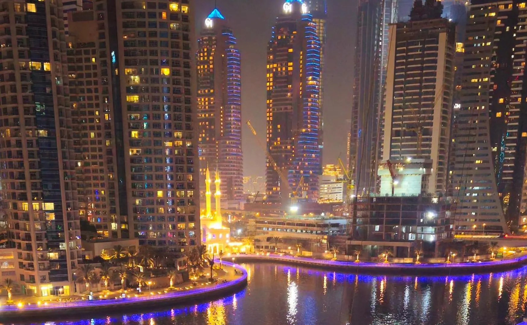 Exquisite Marina View 2 Bedrooms Apartment Near Metro And Marina Mall Dubai
